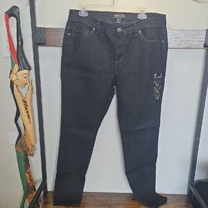 Forever 21 Black Straight Leg Jeans (🛍 Bundle ANY 6/$36)